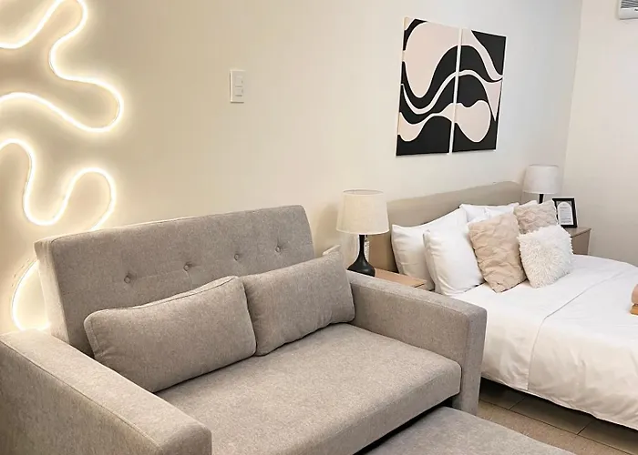 Akkomo Staycation Aparthotel